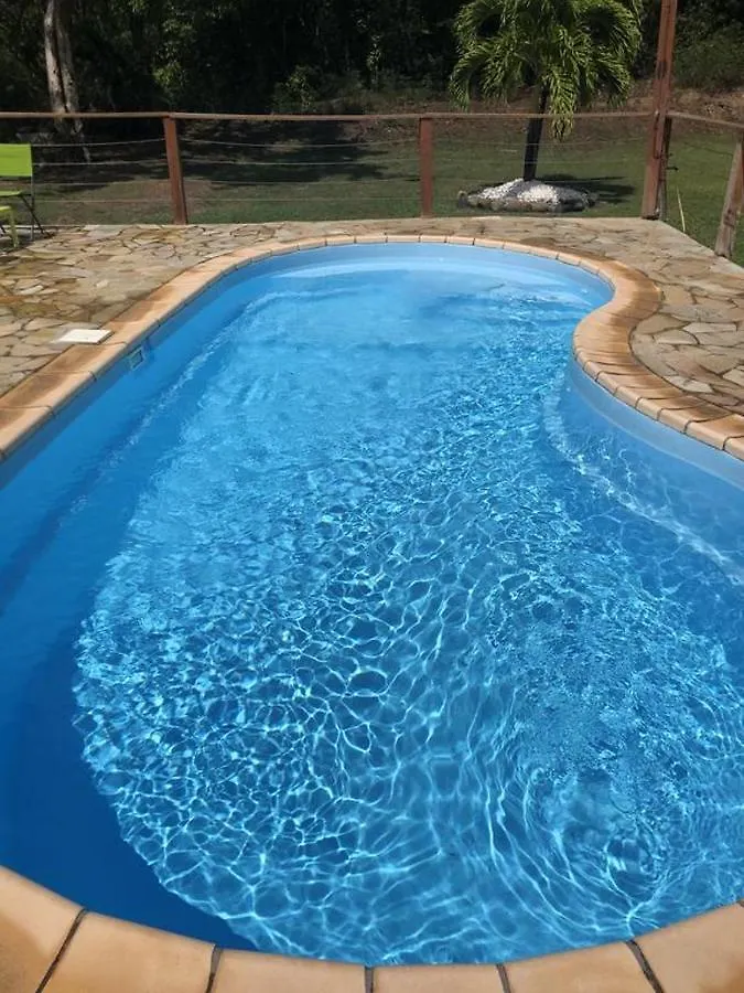 Maison Charmante Avec Vue Sur Mer A Deshaies + Piscine Partagee